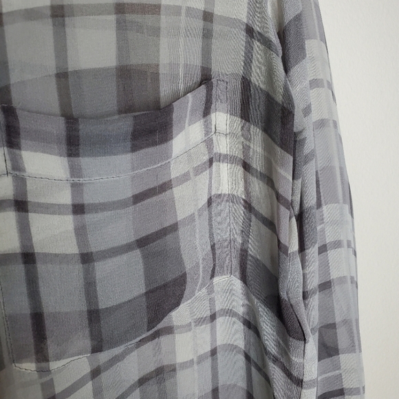 Aritzia Babaton Darien Gray Plaid Print Silk Button Front Long Sleeve Blouse Top - Picture 9 of 9